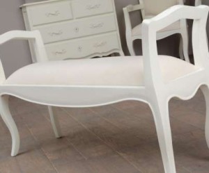 bout de lit baroque blanc