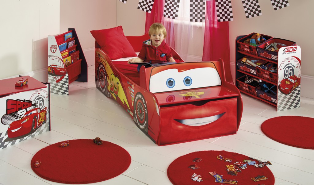 decoration chambre bebe cars