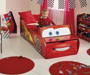 decoration chambre bebe cars
