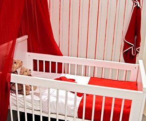 deco chambre bebe rouge