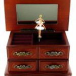 boite a bijoux musicale en bois