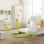 deco chambre bebe vert et blanc