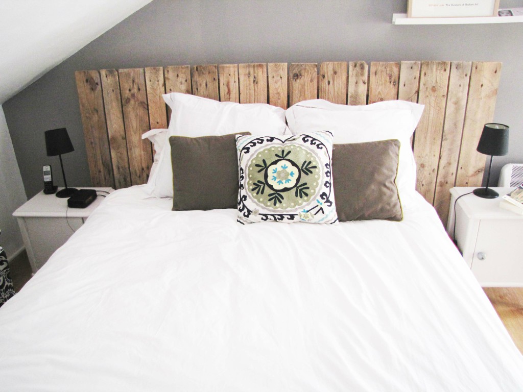 decoration tete de lit en bois
