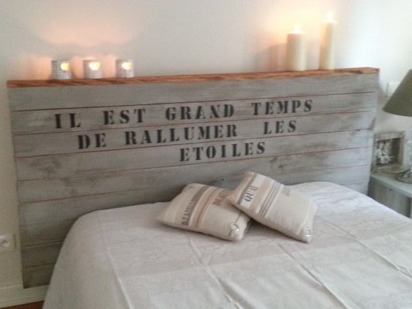 decoration tete de lit en bois