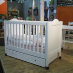 lit bebe a roulettes blanc