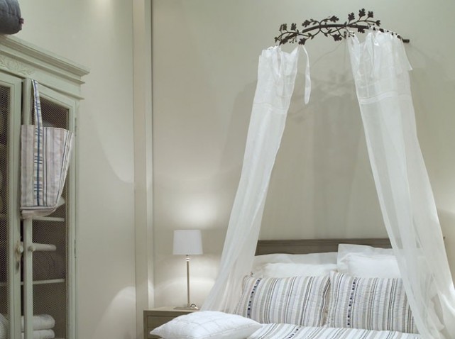 decoration chambre avec ciel de lit