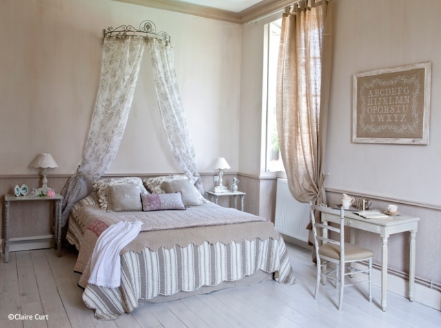 decoration chambre avec ciel de lit