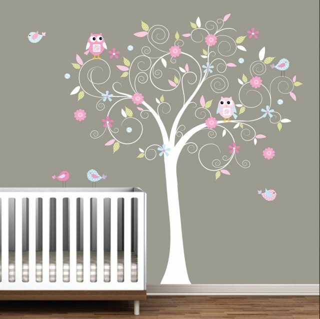 decoration chambre bebe arbre
