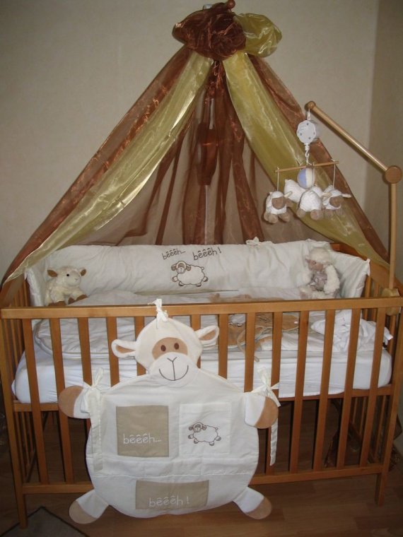 decoration chambre bebe mouton