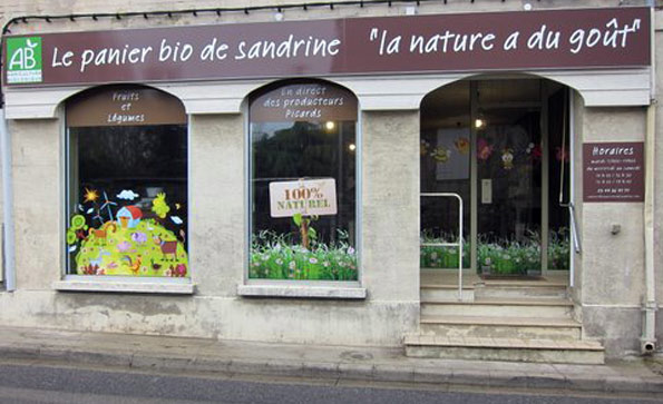decoration vitrine magasin bio