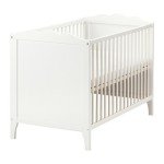 lit bebe roulettes ikea