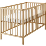 lit bebe roulettes ikea