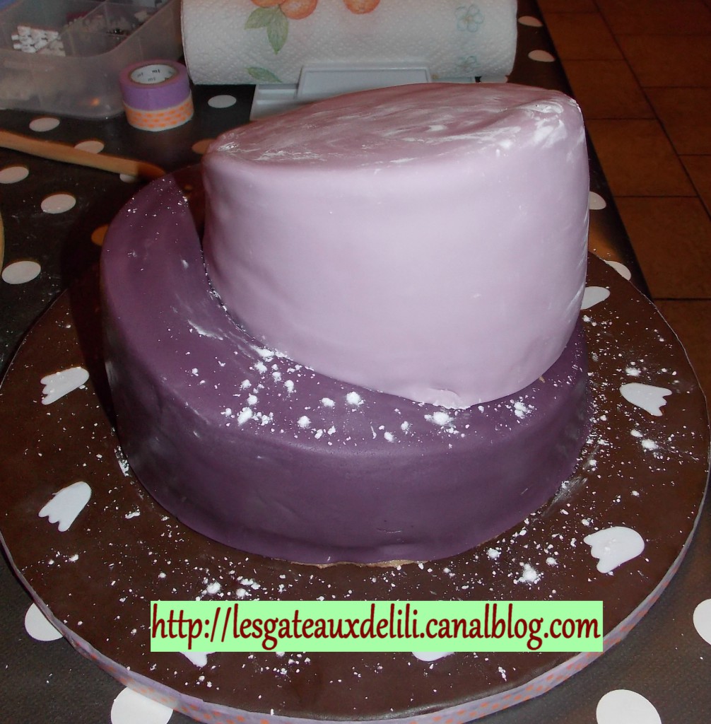 comment faire tenir decoration sur gateau