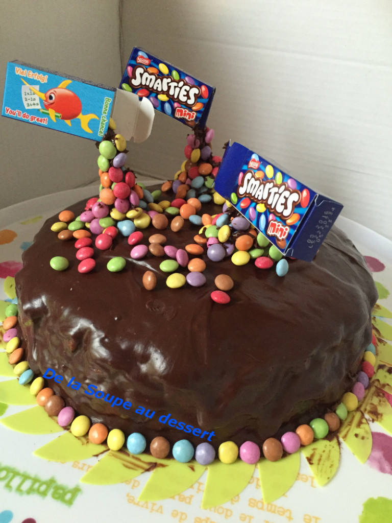 comment faire tenir decoration sur gateau