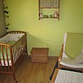 deco chambre bebe taupe et vert