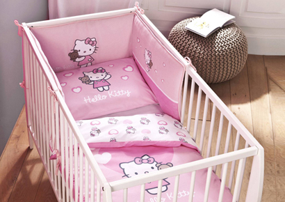 decoration chambre bebe hello kitty