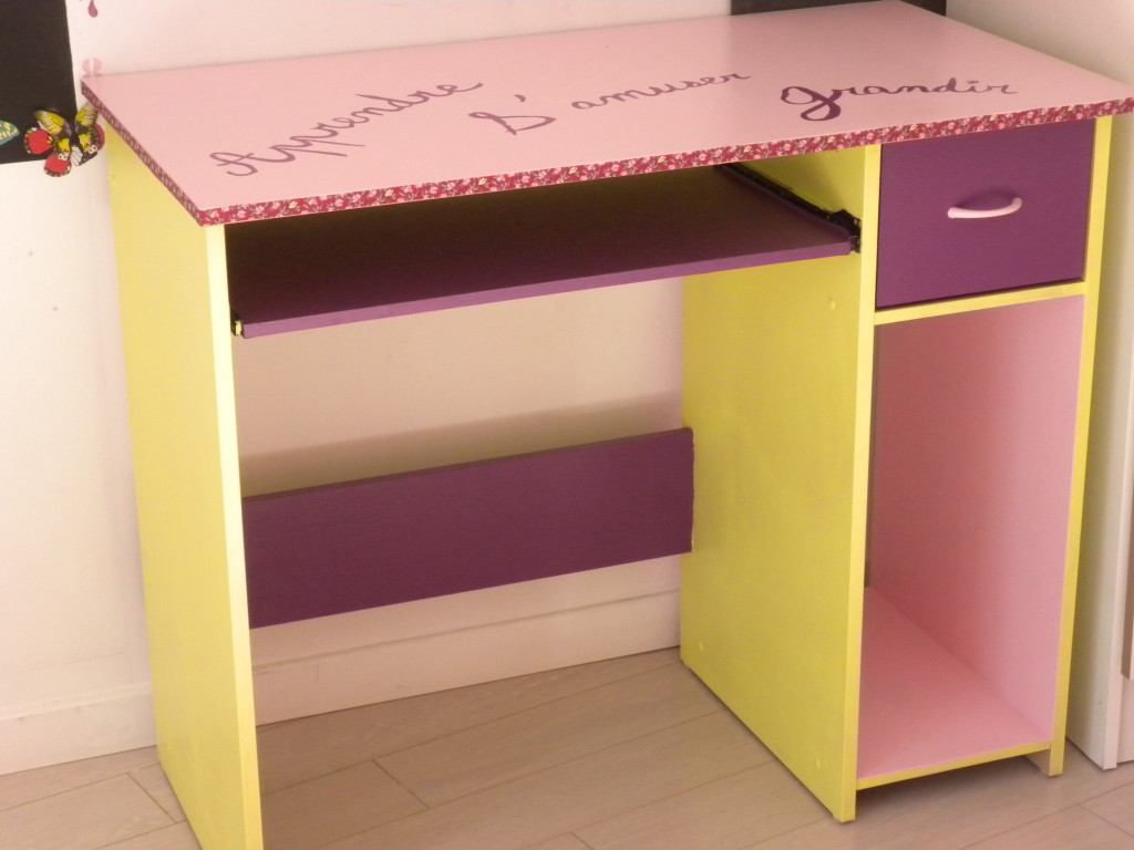 bureau pour jeune fille