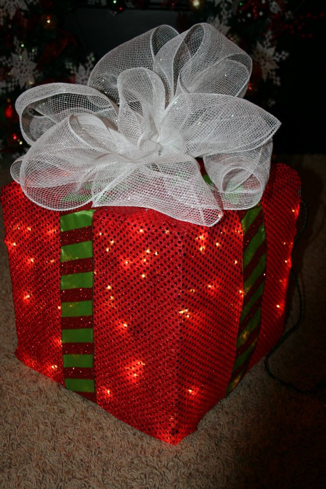 lit presents decoration