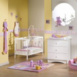 decoration chambre bebe mauve