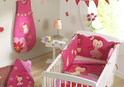 deco chambre bebe fille coccinelle