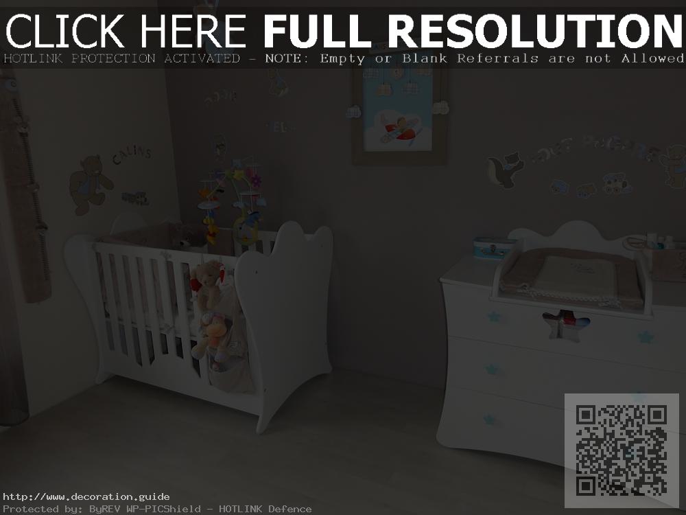 idee deco chambre bebe taupe et blanc