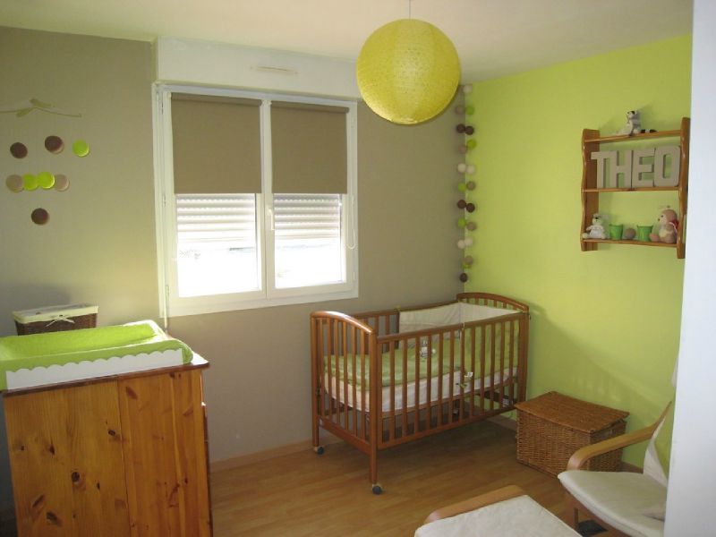 idee deco chambre bebe taupe et blanc