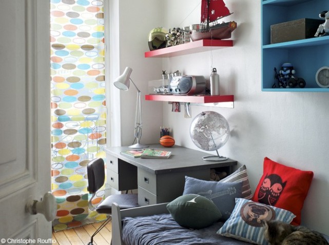 deco chambre garcon bleu et rouge