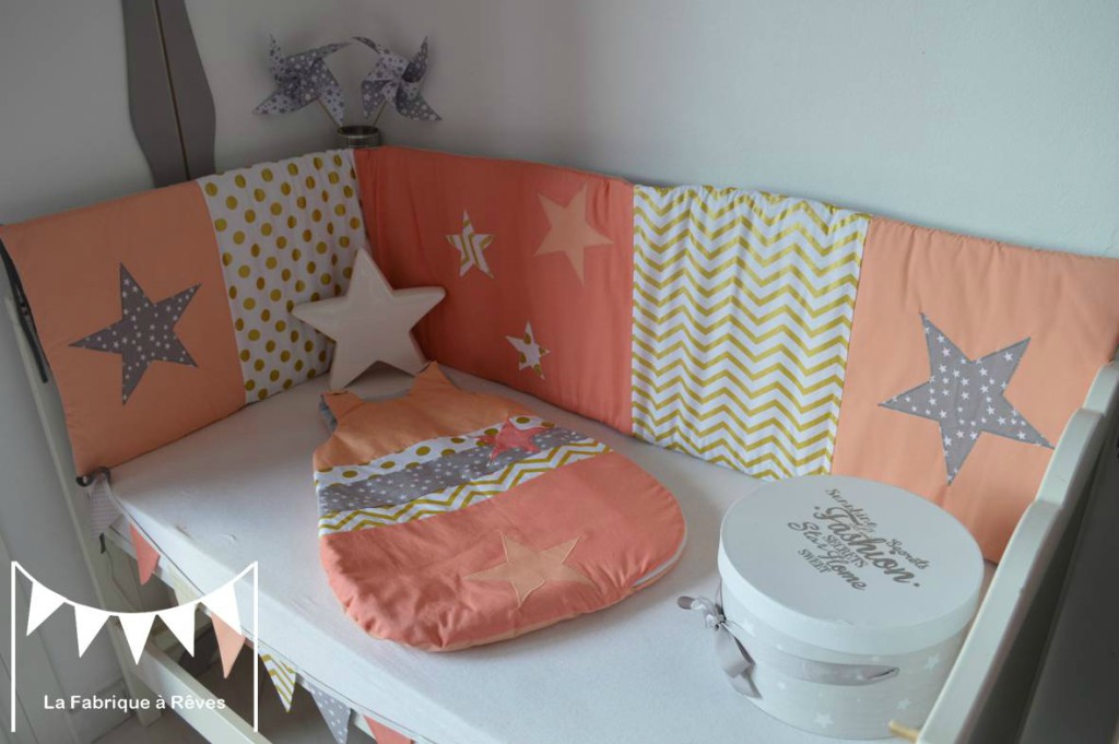 decoration chambre bebe corail