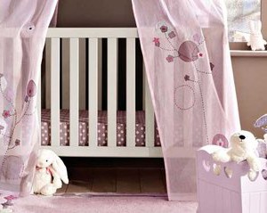 deco en bois pour chambre bebe