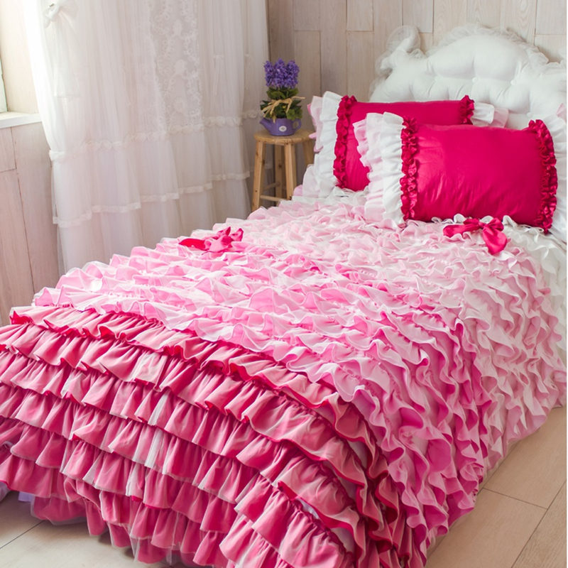 decoration florale couvre lit