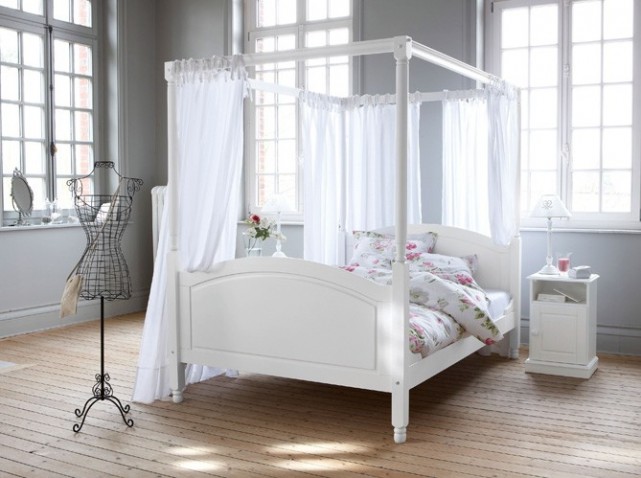 decoration pour lit baldaquin