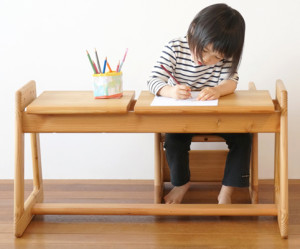 bureau et chaise pour bebe